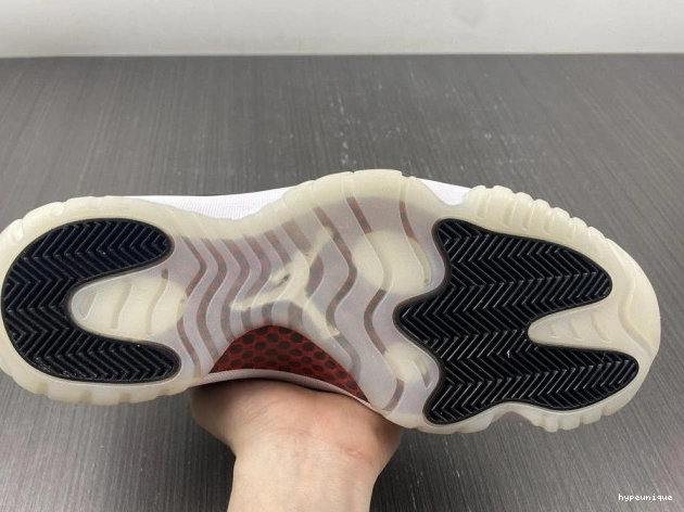 HYPE AV2187-001 Retro Jordan Low 11 Air 72-10 0823